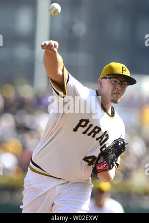 Pittsburgh Pirates starting pitcher Vance Worley throws during the ...