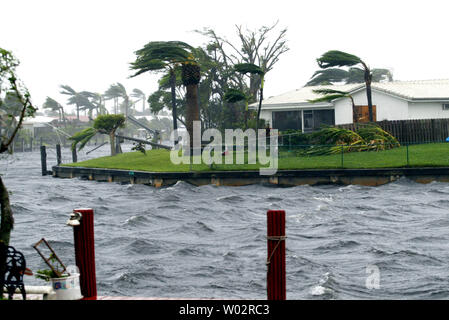 Hurricane Wilma Hits South Florida October 24, 2005 With Catagory 3 ...