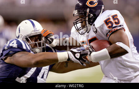 Chicago Bears linebacker Lance Briggs (55) during the Bears training camp  practice at Olivet Nazarene University in Bourbonnais, IL. (Credit Image: ©  John Rowland/Southcreek Global/ZUMApress.com Stock Photo - Alamy