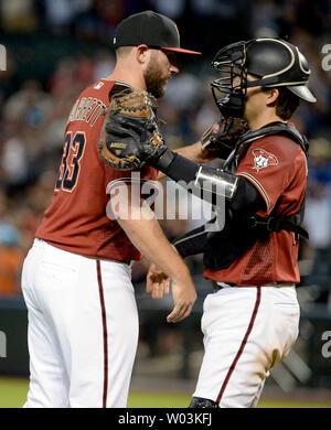 Arizona Diamondbacks' John Ryan Murphy (36) celebrates with Jarrod ...