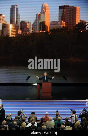 Sen. Norm Coleman, R-MN, addresses the delegates on the second day of the Republican National Convention in St. Paul, Minnesota, on September 2, 2008.   (UPI Photo/Roger L. Wollenberg) Stock Photo