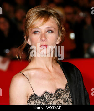 Actress Sylvie Testud arrives on the red carpet at the Rome Film Festival in Rome on October 21, 2007.  Testud is in Rome with her film 'Ce que mes yeux ont vu'.   (UPI Photo/David Silpa) Stock Photo