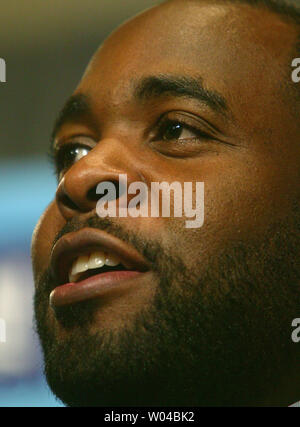 Detroit Mayor Kwame M. Kilpatrick welcomes fans, athletes, and members of the media and to the city of Detroit and the State of Michigan for Super Bowl XL in Detroit on January 30, 2006.  (UPI Photo/Terry Schmitt) Stock Photo