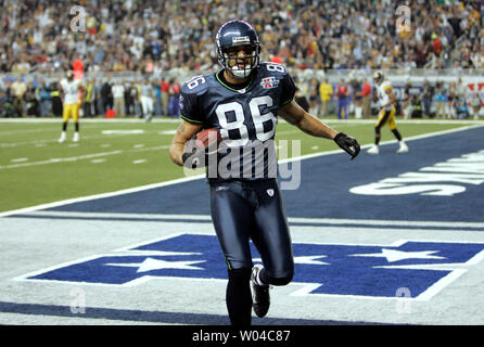 Seattle Seahawks tight end Jerramy Stevens catches a