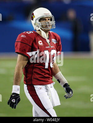 Kurt Warner #13 of the Arizona Cardinals looks on before a game against the  Green Bay Packers in the NFC wild-card playoff game Stock Photo - Alamy