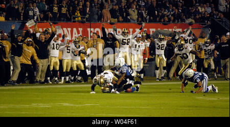 Photo: Super Bowl XLIV Colts Saints Media Day in Miami - SBP2010020239 