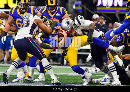 New Englands Patriots linebacker Don'a Hightower (C) sacks Los Angeles Rams  quarterback Jared Goff (16) during the last minute of play in the second  quarter of Super Bowl LIII at Mercedes-Benz Stadium