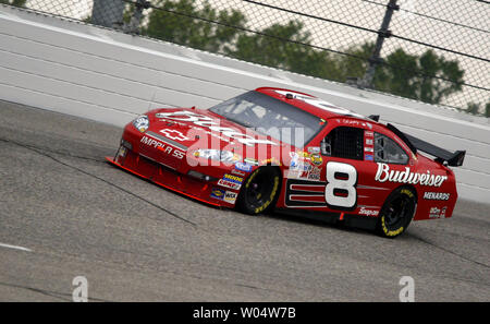 Dale Earnhardt Jr. drives the Budweiser Chevrolet in the Dodge Avenger 500 NASCAR Nextel Cup race at the Darlington Raceway in Darlington, South Carolina, on May 13, 2007. (UPI Photo/Nell Redmond) Stock Photo