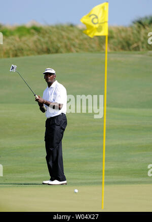 Vijay Singh of Fiji reacts after a birdie attempt but manages par on hole six during the third round of the PGA Championship on August 11, 2012 at the Ocean Course in Kiawah Island, South, Carolina. Singh and Rory McIlroy shared the lead at 6-under-par when play was called due to weather.   UPI/David Tulis Stock Photo