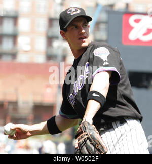 Arizona Diamondbacks Craig Counsell grounds out to Cincinnati Reds first  baseman Adam Dunn with bases loaded in the second inning July 9, 2005 in  Phoenix, AZ. (UPI Photo/Will Powers Stock Photo - Alamy