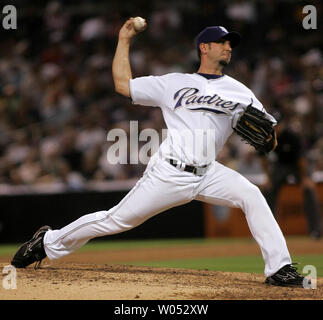 Greg maddux hi-res stock photography and images - Alamy