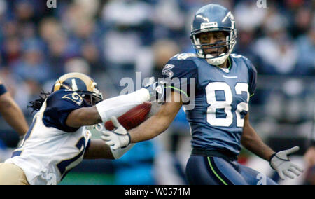 Seattle Seahawk's Darrell Jackson (82) and Jerry Rice (80) celebrate  Jackson's Touch down in the 3rd quarter after he broke a tackle by San  Francisco 49ers Joselio Hanson at Monster Park Sunday