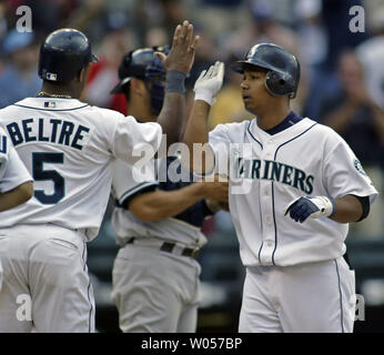 Seattle Mariners, from left, Dan Wilson, Ichiro Suzuki, Raul