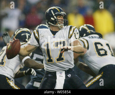 San Diego Chargers quarterback Philip Rivers looks downfield to pass in the fourth quarter against the Seattle Seahawks at Qwest Field in Seattle December 24, 2006. Rivers completed 10 of 30 passes for 181 yards and two touchdown in the Chargers 20-17 win over the Seahawks. (UPI Photo/Jim Bryant) Stock Photo