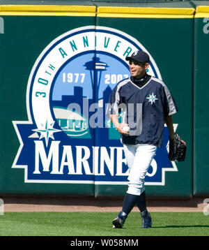 Mariners History: Ichiro Suzuki First Position Player Signed from Japan