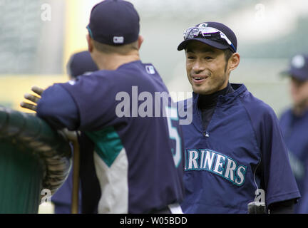 Seattle Mariners' Mike Sweeney in action during a baseball game Wednesday,  April 21, 2010, in Seattle. (AP Photo/Elaine Thompson Stock Photo - Alamy