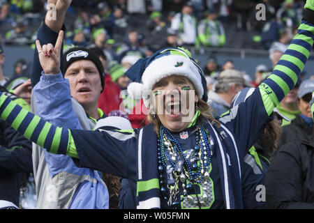 Seattle seahawks 12th man fans hi-res stock photography and images - Alamy