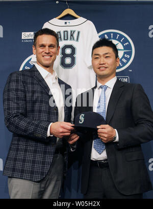 Seattle Mariners president Jerry Dipoto speaks during the Major League ...