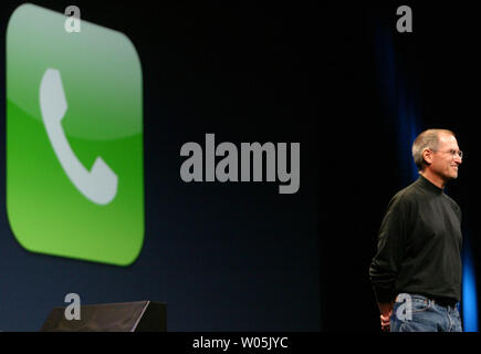 Steve Jobs, CEO of Apple Inc., unveils the new iPhone, during the keynote speech at the MacWorld Expo in San Francisco, California on January 9, 2007. (UPI Photo/Aaron Kehoe) Stock Photo