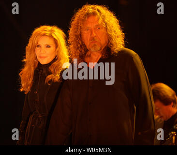 Alison Krauss (L) and Robert Plant perform in concert at the Greek Theatre in Berkeley on June 27, 2008. The duo appears in San Diego on June 30th in support of their recent album 'Raising Sand'. (UPI Photo/Daniel Gluskoter) Stock Photo