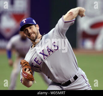 Texas rangers pitcher cliff lee hi-res stock photography and images - Alamy
