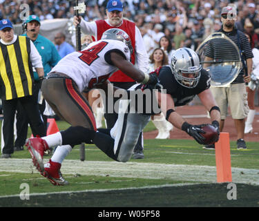 Tampa bay buccaneers lavonte david hi-res stock photography and images -  Alamy