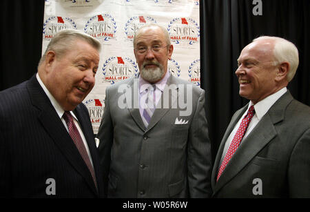 Several new members of the Missouri Sports Hall of Fame (L to R) broadcaster Jay Randolph, Sr., Former St. Louis Cardinals pitcher and member of the National Baseball Hall of Fame Bruce Sutter and St. Louis Cardinals General Manager Walt Jocketty joke before the start of the Enshrinement Banquet and ceremonies in Springfield, Missouri on February 11, 2007. A total of 15 new members with sports related backrounds will enter as the class of 2007. (UPI Photo/Bill Greenblatt) Stock Photo