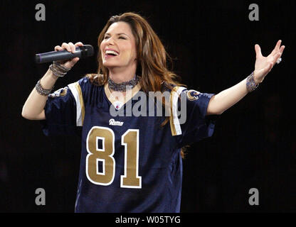 Country singer Shania Twain performs her 'Up' concert in the round at the Savvis Center in St. Louis on November 28, 2003.    (UPI Photo/Bill Greenblatt) Stock Photo