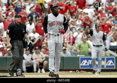 Adam dunn hi-res stock photography and images - Page 4 - Alamy