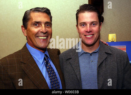 Former Los Angeles Rams wide receiver Jack Snow (L) poses for a photo with  son San Franciso Giants' J.T. Snow during the St. Louis Quarterback Club Jack  Snow Roast at Westport Plaza in Maryland Heights, MO on November 15, 2004. Jack  Snow now