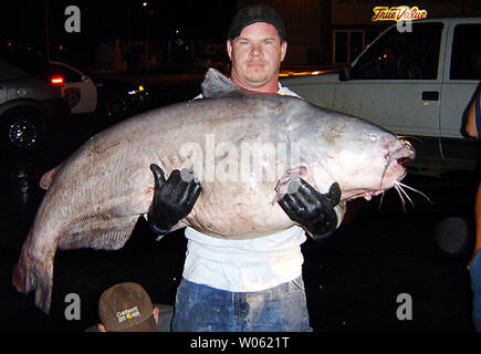 Catfish fish il illinois hi-res stock photography and images - Alamy