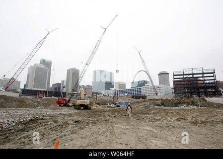 Right field remains a field of mud at the new Busch Stadium while construction continues in St. Louis on January 3, 2006. The Cardinals are scheduled to open their 2006 home opener on April 10, 2006. (UPI Photo/Bill Greenblatt) Stock Photo