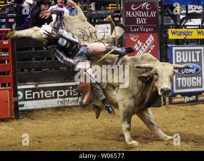 https://l450v.alamy.com/450v/w06577/dustin-hall-from-springfield-mo-gets-bucked-off-of-niagra-the-bull-after-accumlicating-the-eight-seconds-needed-to-win-the-st-louis-leg-of-the-professional-bull-riders-competition-at-the-savvis-center-in-st-louis-on-february-26-2006-hall-won-nearly-38-thousand-by-winning-with-90-points-upi-photobill-greenblatt-w06577.jpg