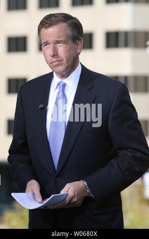 NBC Nightly News anchor Brian Williams prepares for his broadcast from the roof of a building in St. Louis on August 23, 2006. (UPI Photo/Bill Greenblatt) Stock Photo