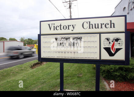 https://l450v.alamy.com/450v/w068fc/a-message-board-outside-of-the-victory-church-on-highway-47-celebrates-the-return-of-little-16-day-abby-woods-to-her-parents-stephanie-ochesenbine-and-james-woods-while-a-baby-shower-in-her-honor-is-held-down-the-road-at-the-elks-hall-in-st-clair-missouri-on-september-24-2006-baby-abby-was-kidnapped-and-the-mother-slashed-by-suspect-shannon-torrez-in-londell-missouri-on-september-15-2006-the-baby-was-recovered-days-later-unharmed-and-torrez-has-been-charged-with-first-degree-assult-child-kidnapping-and-two-counts-of-armed-criminal-action-her-next-scheduled-court-appearance-has-been-w068fc.jpg