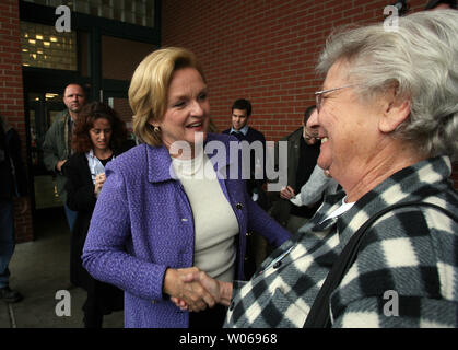 Missouri State Auditor and U.S. Senate hopeful Claire McCaskill greets shoppers at a local supermarket in St. Louis on November 6, 2006. McCaskill and incumbent Jim Talent, are locked in a virtual tie for the seat once held by President Harry Truman. (UPI Photo/Bill Greenblatt) Stock Photo