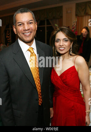 CBS News' weekend anchor Russ Mitchell arrives at the St. Louis Press ...