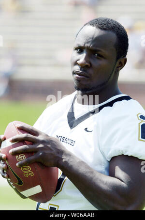 Denver Bronco's running back Damien Nash, shown in this file photo as a member of the Missouri Tigers in April 2003, collapsed and died after playing in a benefit basketball game in St. Louis on February 24, 2007.  (UPI Photo/Bill Greenblatt) Stock Photo