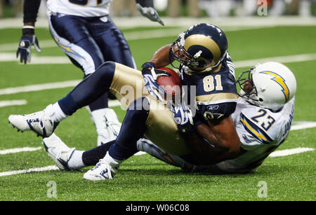 San Diego Chargers Quentin Jammer is called for pass interference on New  York Jets Santonio Holmes in the fourth quarter in week 7 of the NFL season  at MetLife Stadium in East