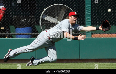 Arizona Diamondbacks Craig Counsell grounds out to Cincinnati Reds first  baseman Adam Dunn with bases loaded in the second inning July 9, 2005 in  Phoenix, AZ. (UPI Photo/Will Powers Stock Photo - Alamy