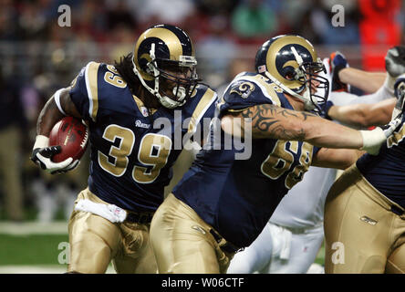 Las Vegas Raiders guard Richie Incognito (64) speaks to Los Angeles Rams  vice president of communications Artis Twyman during training camp on  Wednesd Stock Photo - Alamy