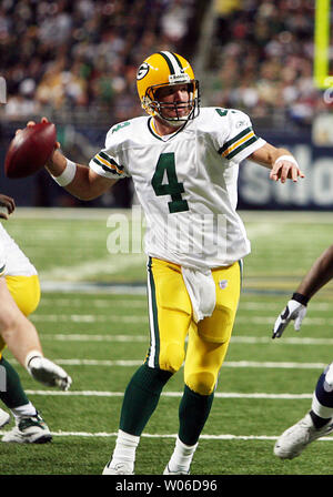 Brett favre vikings packers hi-res stock photography and images - Alamy