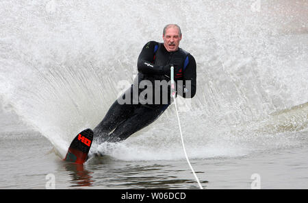 Mitch Berger of St. Charles, Missouri cuts through the water as he  water skis in 20 degree temperatures on the Mississippi River in St. Louis on January 1, 2008. Berger and 50 others participated in the annual event on New Year's Day held now for over 20 years.  (UPI Photo/Bill Greenblatt) Stock Photo