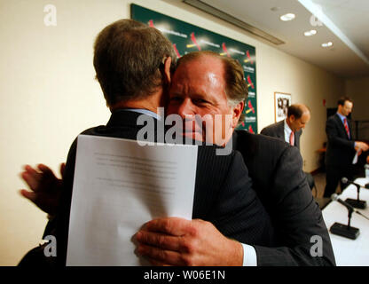 New York Jets team president Hymie Elhai during the first half of an NFL  football game, Sunday, Oct. 23, 2022, in Denver. (AP Photo/David Zalubowski  Stock Photo - Alamy