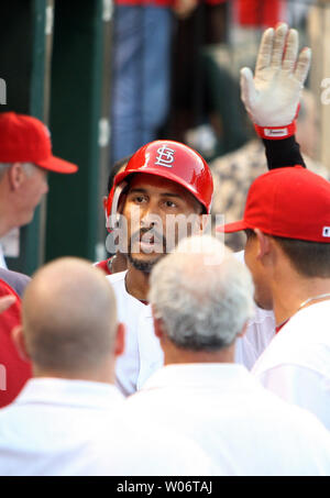 St. Louis Cardinals center fielder Randy Winn (44) takes long lead off  first base during the Cardinals game against the Arizona Diamondbacks on  Tuesday at Busch Stadium in St. Louis, Missouri. (Credit