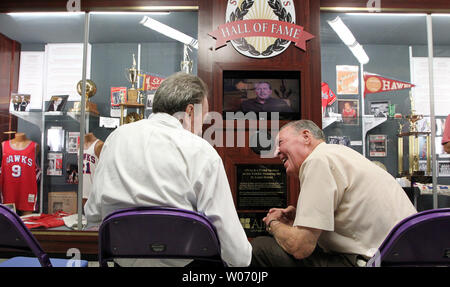 St louis hawks hi-res stock photography and images - Alamy