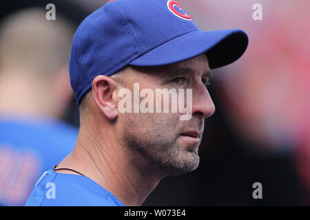 Chicago Cubs manager Dale Sveum watches his team take on the St. Louis Cardinals at Busch Stadium in St. Louis on April 14, 2012. UPI/Bill Greenblatt Stock Photo