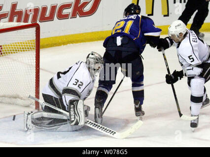 St.Louis Blues' Patrik Berglund (21) scores againist Los Angeles Kings' Jonathan Quick (32) in the third period at the Scottrade Center in St.Louis on May 5,2013. The Blues defeated the Kings 2-1.UPI/Robert Cornforth Stock Photo