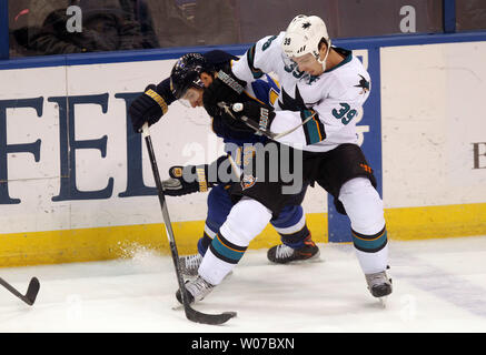 San Jose Sharks' Logan Couture (39) watches as Edmonton Oilers goalie ...