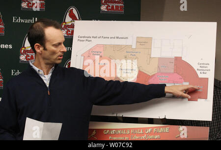 St. Louis Cardinals President Bill De Witt III explains the layout of the new St. Louis Cardinals Hall of Fame and Museum that will be built near Busch Stadium during the St. Louis Cardinals Winter Warm-up in St. Louis on January 18, 2014.  UPI/Bill Greenblatt Stock Photo